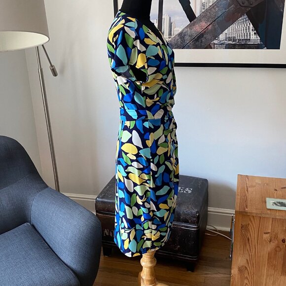 Maggy London Wrap dress pattern print Size 8 - Picture 5 of 7